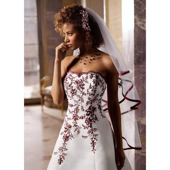 David's Bridal Wedding‎ Dress - Red Embroidery in Apple/White Color - Size 2 - Picture 1 of 14